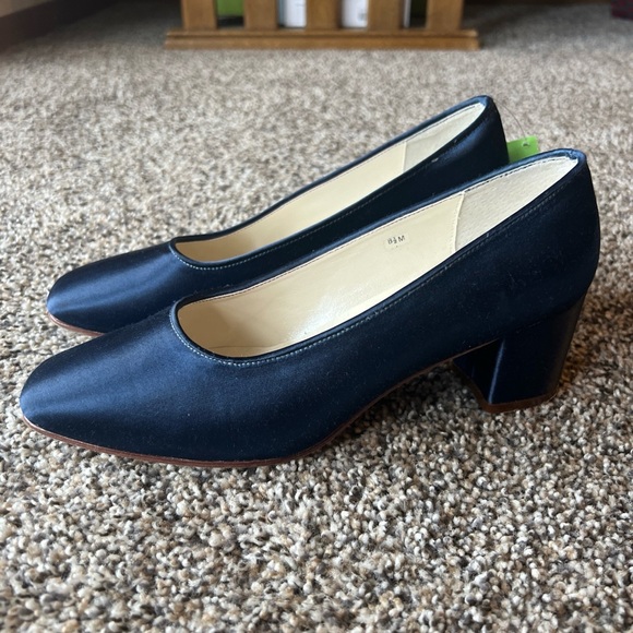Fantura Women's Casual Size 8.5 M Value~75$ Fabric Upper Navy Blue - Picture 1 of 8